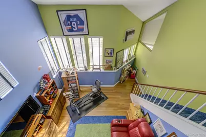 121 Laurel Lane, Syosset, NY 11791 - Photo 23