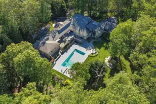 121 Laurel Ln, Syosset, NY 11791 - Photo 3