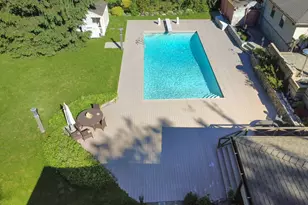 121 Laurel Ln, Syosset, NY 11791 - Photo 35