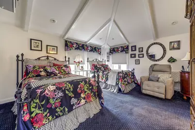 121 Laurel Lane, Syosset, NY 11791 - Photo 25