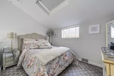 121 Laurel Lane, Syosset, NY 11791 - Photo 19