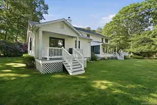 8 Lorraine Ct, Medford, NY 11763 - Photo 5