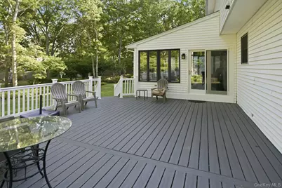 8 Lorraine Court, Medford, NY 11763 - Photo 7