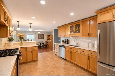3 Sugar Pine Circle, Medford, NY 11763 - Photo 17