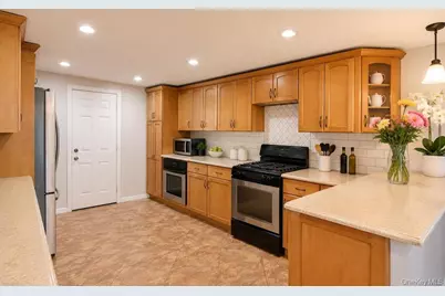 3 Sugar Pine Circle, Medford, NY 11763 - Photo 15