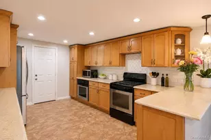 3 Sugar Pine Cir, Medford, NY 11763 - Photo 15