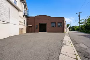 31 New Haven Railroad St, Mount Vernon, NY 10550 - Photo 1
