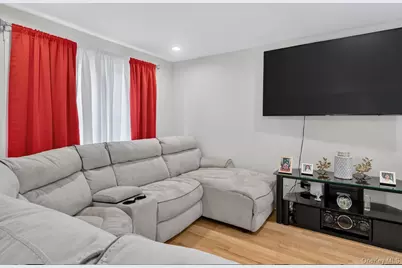 9 Okane Street, Central Islip, NY 11722 - Photo 11