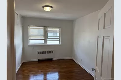 107 Gibson Boulevard, Valley Stream, NY 11581 - Photo 5