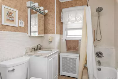 18 W Melrose Street, Valley Stream, NY 11580 - Photo 15