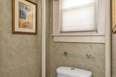 18 W Melrose Street, Valley Stream, NY 11580 - Photo 11