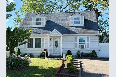 19 3rd Street, Lindenhurst, NY 11757 - Photo 3