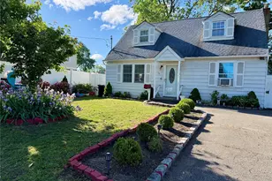 19 3rd St, Lindenhurst, NY 11757 - Photo 5