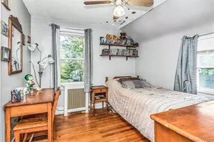 38 MacGregor Ave, Roslyn Heights, NY 11577 - Photo 15