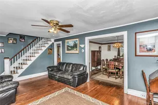 38 MacGregor Ave, Roslyn Heights, NY 11577 - Photo 7