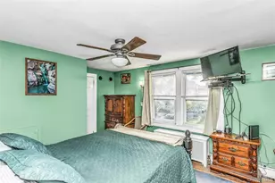 38 MacGregor Ave, Roslyn Heights, NY 11577 - Photo 13
