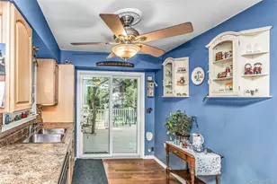 38 MacGregor Ave, Roslyn Heights, NY 11577 - Photo 9