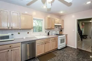 81 Summers St, Oyster Bay, NY 11771 - Photo 7