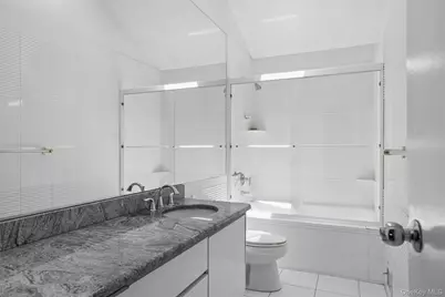 20 Melbourne Lane, Old Bethpage, NY 11804 - Photo 13