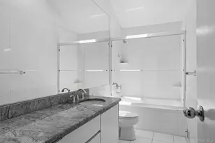 20 Melbourne Ln, Old Bethpage, NY 11804 - Photo 13