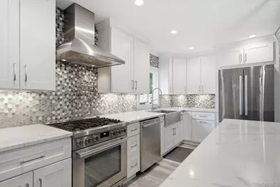 272 Hamilton Avenue, Massapequa, NY 11758 - Photo 11