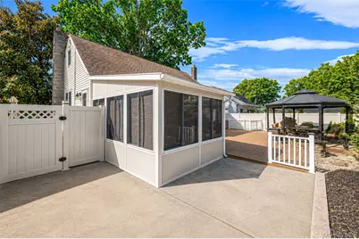 403 Brookside Court, Copiague, NY 11726 - Photo 21