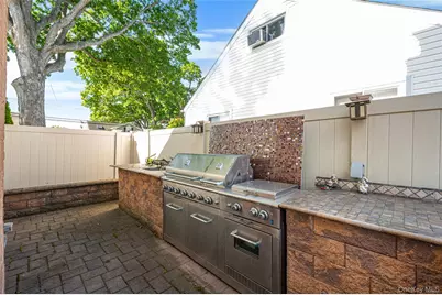 403 Brookside Court, Copiague, NY 11726 - Photo 25
