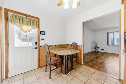 403 Brookside Court, Copiague, NY 11726 - Photo 9