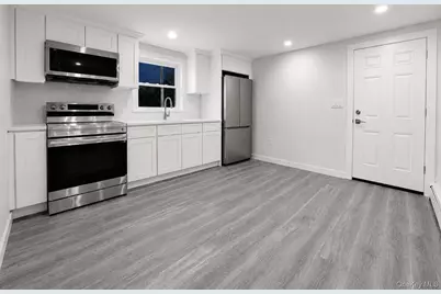 18 Merrick Road, Shirley, NY 11967 - Photo 5