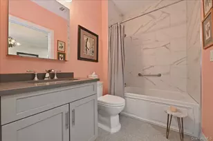 15103 Aspenwood Dr, Plainview, NY 11803 - Photo 19