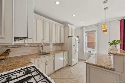1034 Revere Avenue, Bronx, NY 10465 - Photo 9
