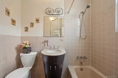 1034 Revere Avenue, Bronx, NY 10465 - Photo 17