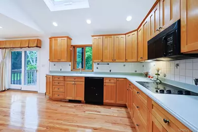 9 Grossman Street, Melville, NY 11747 - Photo 15