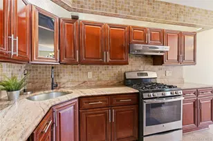163-06 71st Ave, Fresh Meadows, NY 11365 - Photo 17