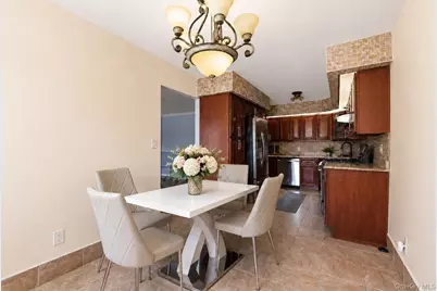 16306 71st Avenue #1323, Fresh Meadows, NY 11365 - Photo 15
