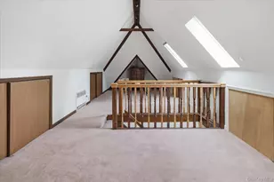 26121 Pembroke Ave, Great Neck, NY 11020 - Photo 25