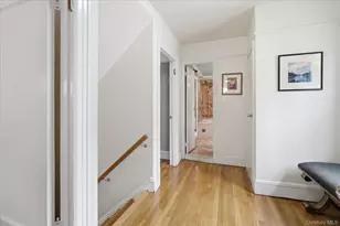 26121 Pembroke Ave, Great Neck, NY 11020 - Photo 17