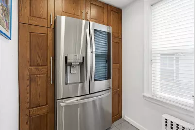 261-21 Pembroke Avenue, Great Neck, NY 11020 - Photo 11
