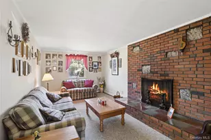 52 Center St, Ronkonkoma, NY 11779 - Photo 7