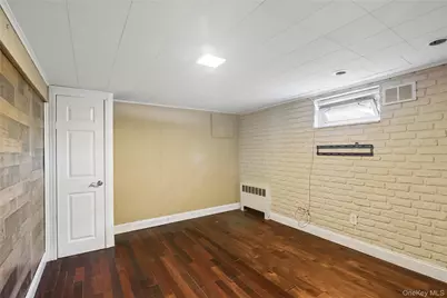 52 Center Street, Ronkonkoma, NY 11779 - Photo 17