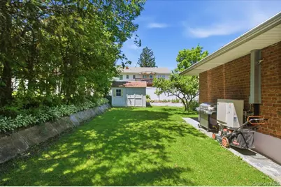 351 Grandview Boulevard, Yonkers, NY 10710 - Photo 21