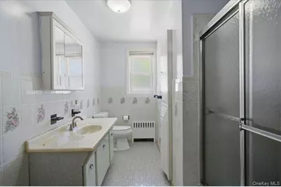 351 Grandview Boulevard, Yonkers, NY 10710 - Photo 9