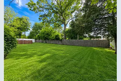 26 Campus Drive, Farmingville, NY 11738 - Photo 17