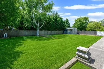 [Address not provided], Lindenhurst, NY 11757 - Photo 31