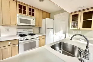 12 Ervilla Dr, Larchmont, NY 10538 - Photo 27