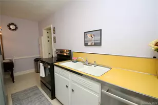 18 Cedar Dr, Huntington, NY 11743 - Photo 5