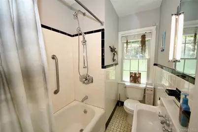 18 Cedar Drive, Huntington, NY 11743 - Photo 13
