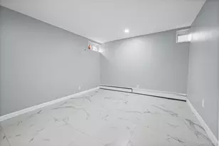 186 Westwood Dr, Brentwood, NY 11717 - Photo 23