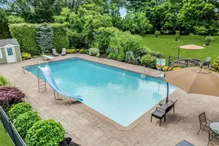 2 Eton Ct, Plainview, NY 11803 - Photo 41