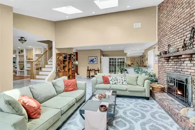 2 Eton Court, Plainview, NY 11803 - Photo 9